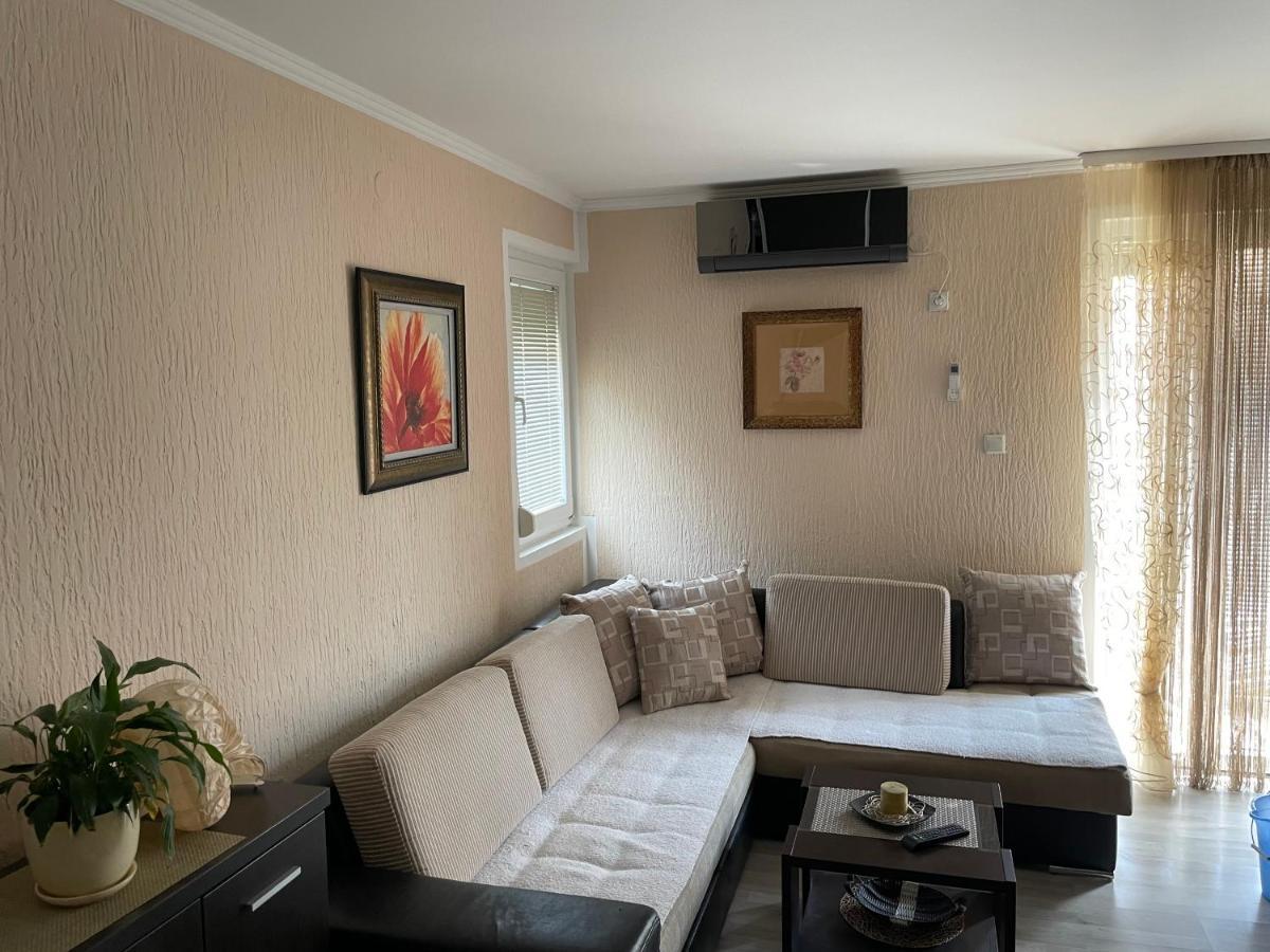 Studio Apartment For Rent In Budva Bagian luar foto