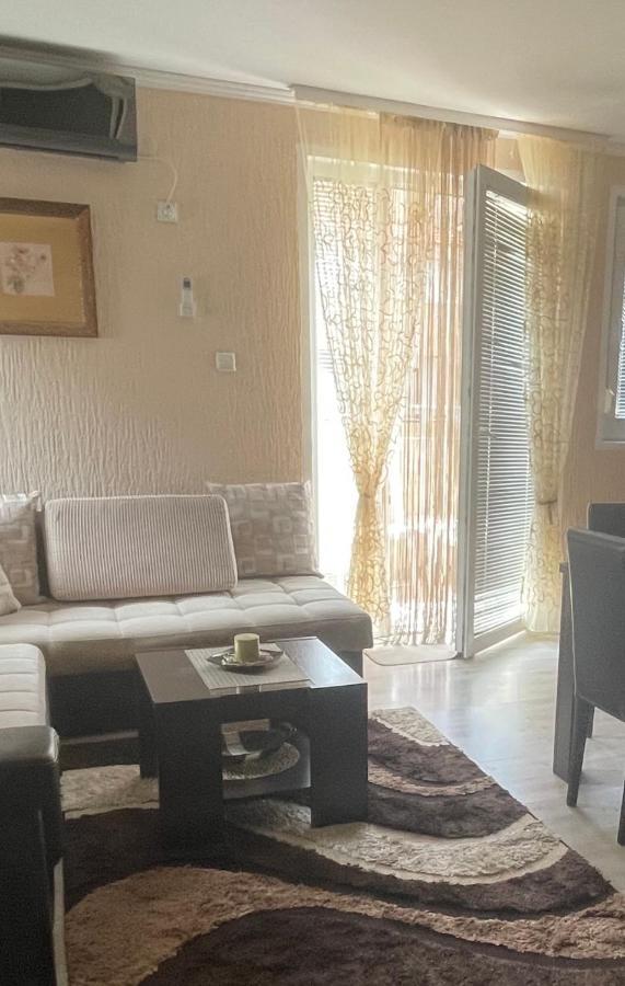 Studio Apartment For Rent In Budva Bagian luar foto