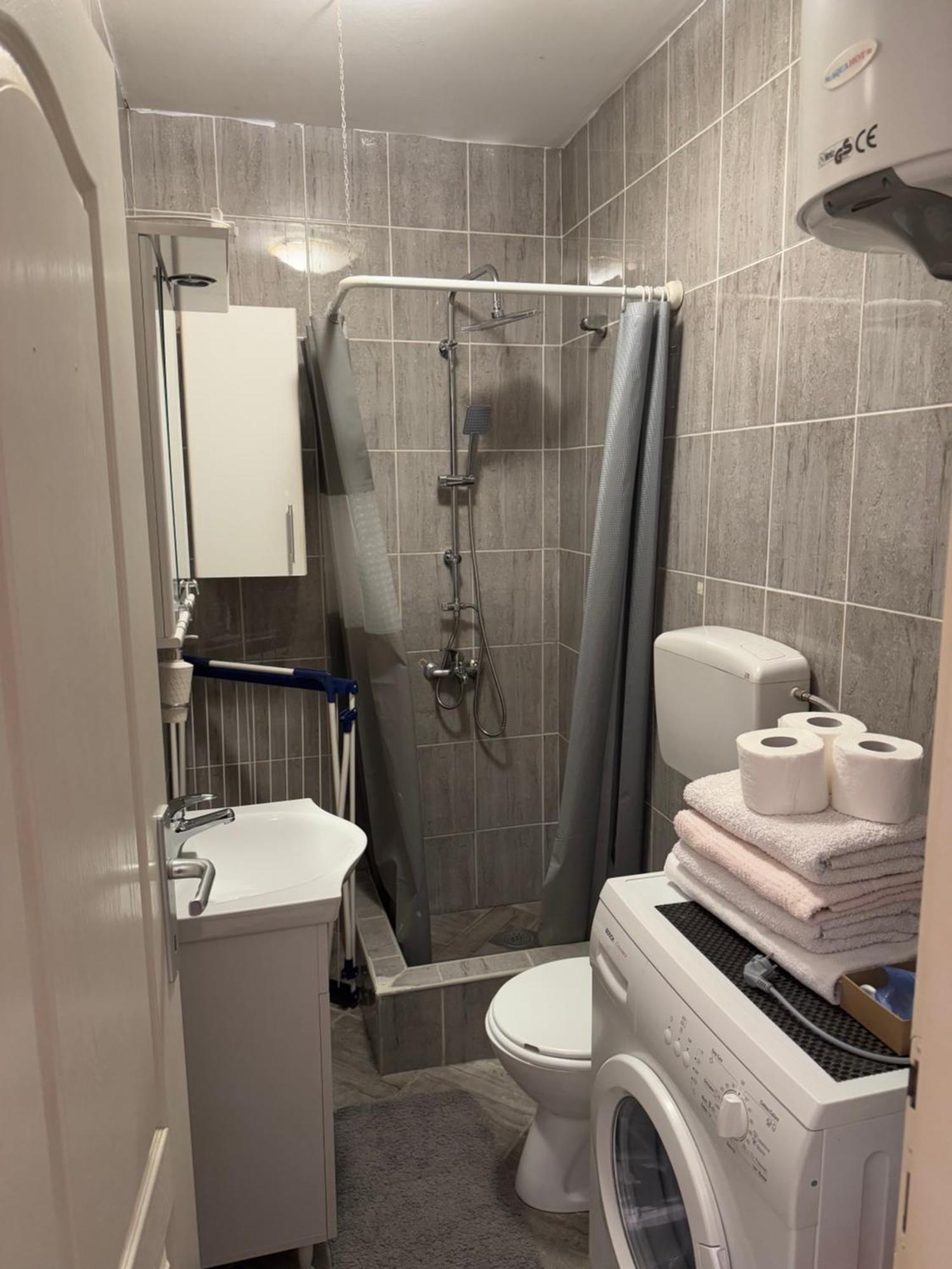 Studio Apartment For Rent In Budva Bagian luar foto